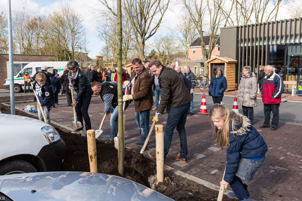 2016-03-30-Bomenplanten-op-Pastoriepad-4.jpg